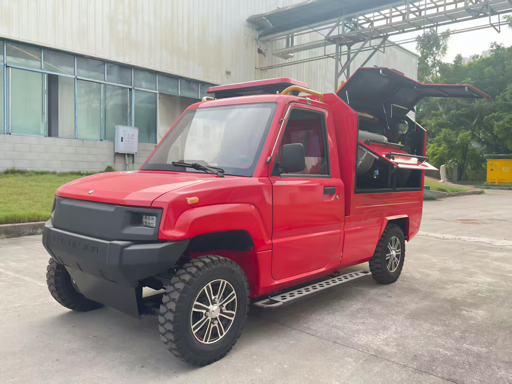 Hoe runt hij van hij technologie Mini Fire Truck Adres EV -brandrisico's in gemeenschappen, parkeerplaatsen en winkelcentra?